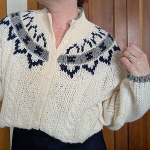 Vtg handknit sweater cardigan